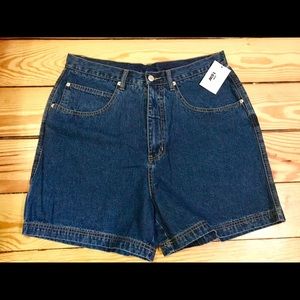 Xhilaration  carpenter pocket shorts. Size 16 NWT
